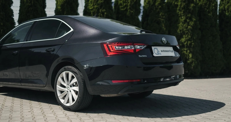 Skoda Superb cena 74998 przebieg: 158226, rok produkcji 2017 z Kolbuszowa małe 742